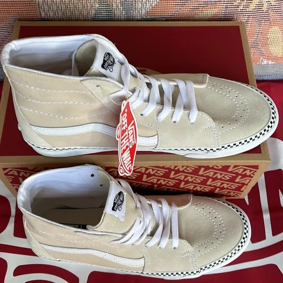 Vans Men’s Sk8-Hi Tapered
Checkerboard Foxing Turtl
VN0A4U16DJR
Men’s sneakers - Picture 5 of 16